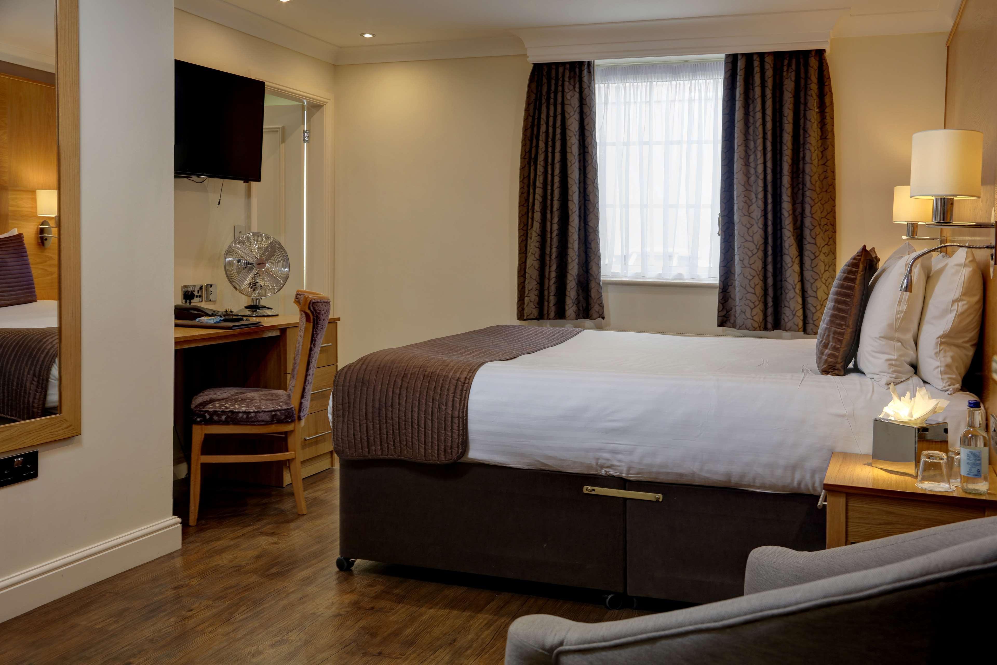 Отель Crowne Plaza East Midlands Airport By Ihg Дерби Экстерьер фото