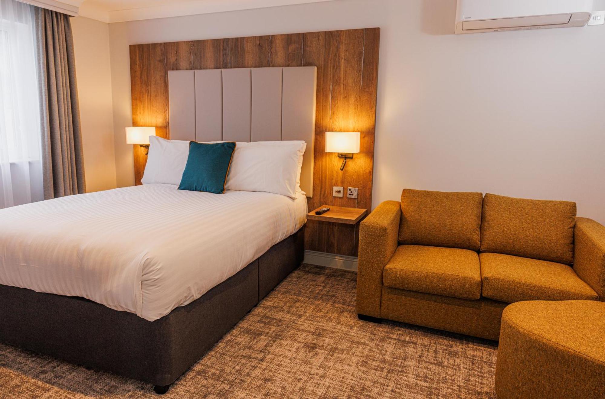 Отель Crowne Plaza East Midlands Airport By Ihg Дерби Экстерьер фото