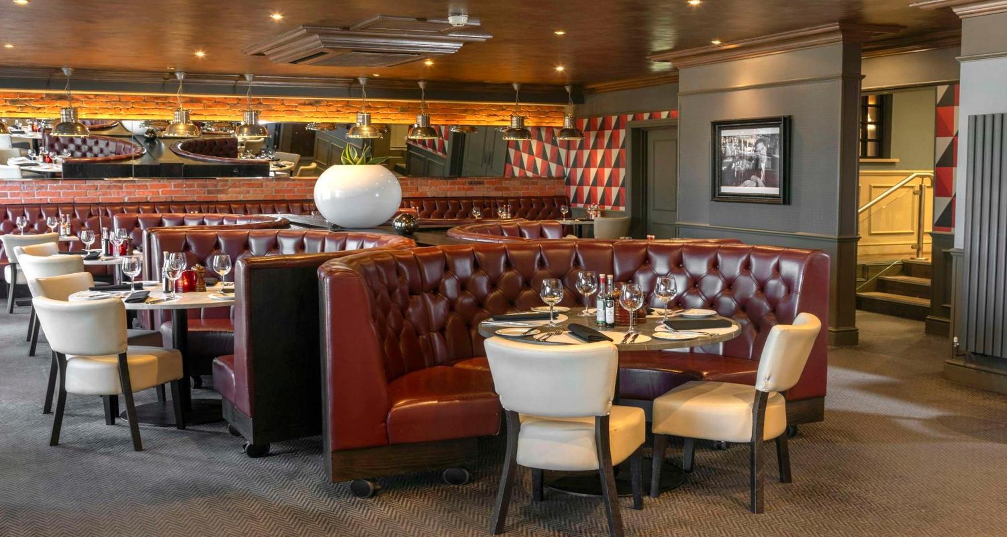 Отель Crowne Plaza East Midlands Airport By Ihg Дерби Экстерьер фото