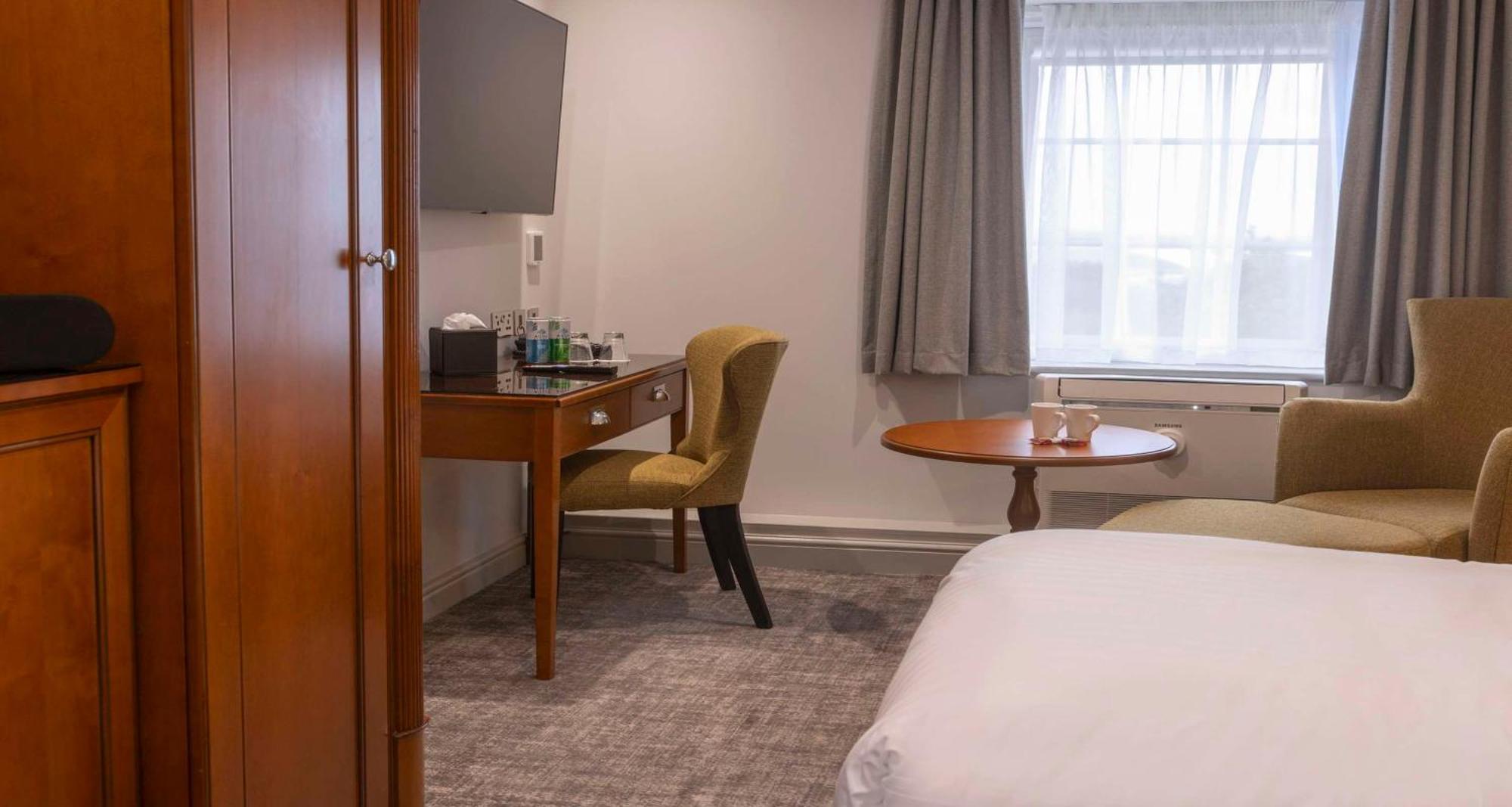 Отель Crowne Plaza East Midlands Airport By Ihg Дерби Экстерьер фото