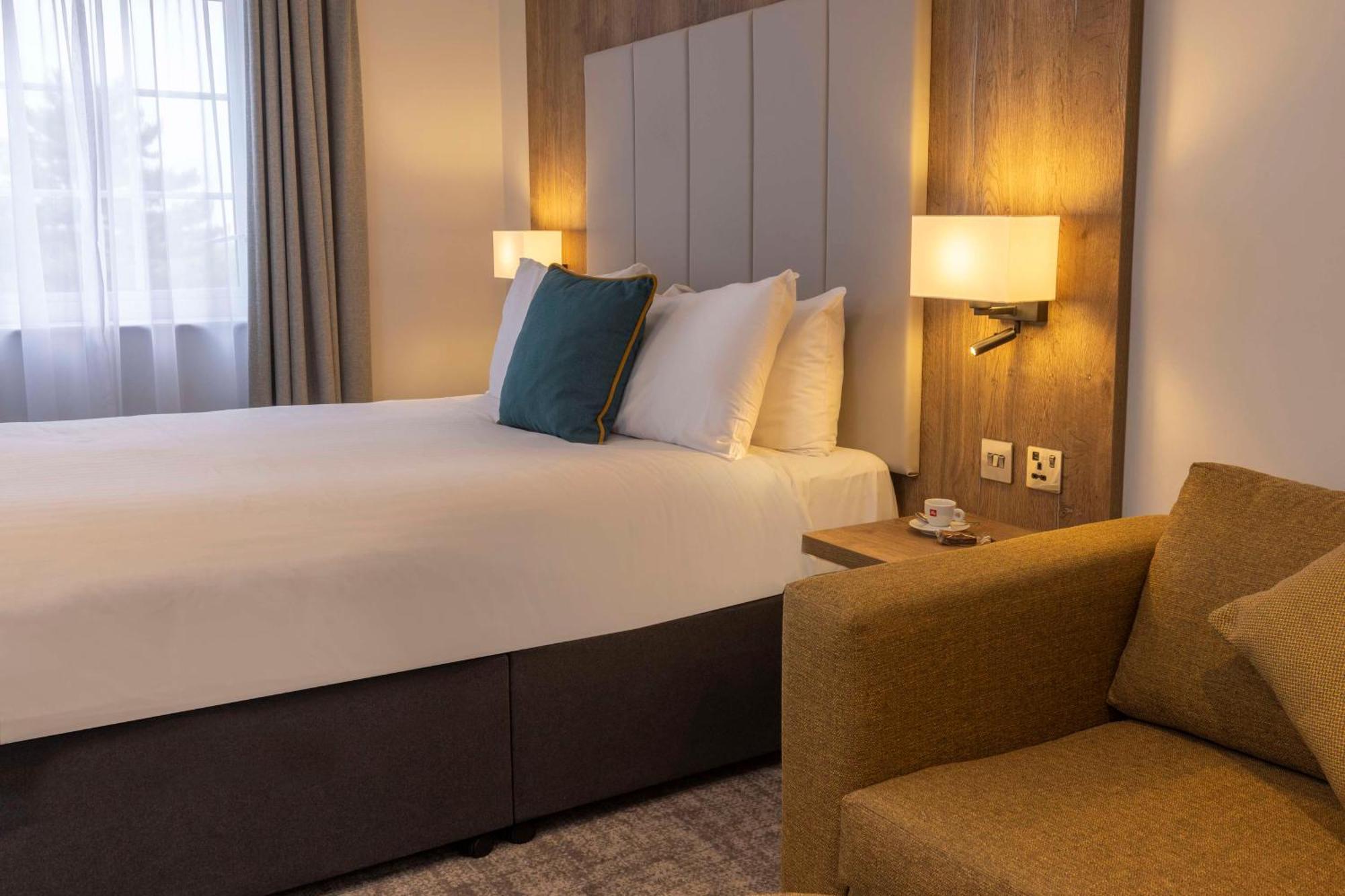 Отель Crowne Plaza East Midlands Airport By Ihg Дерби Экстерьер фото