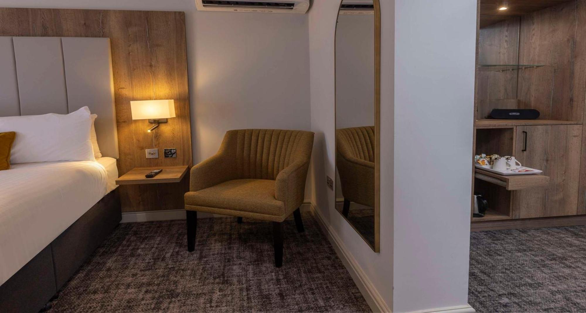 Отель Crowne Plaza East Midlands Airport By Ihg Дерби Экстерьер фото