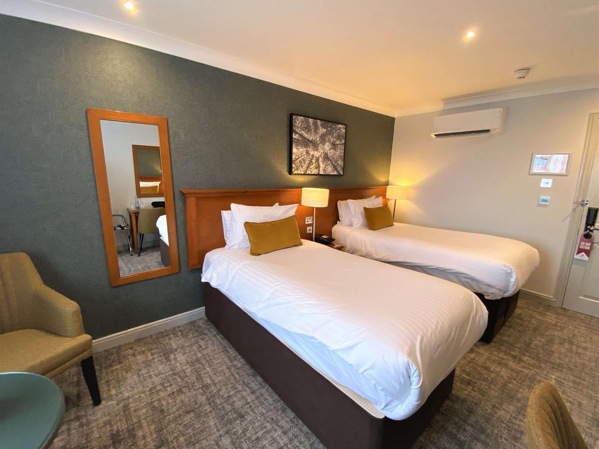 Отель Crowne Plaza East Midlands Airport By Ihg Дерби Экстерьер фото