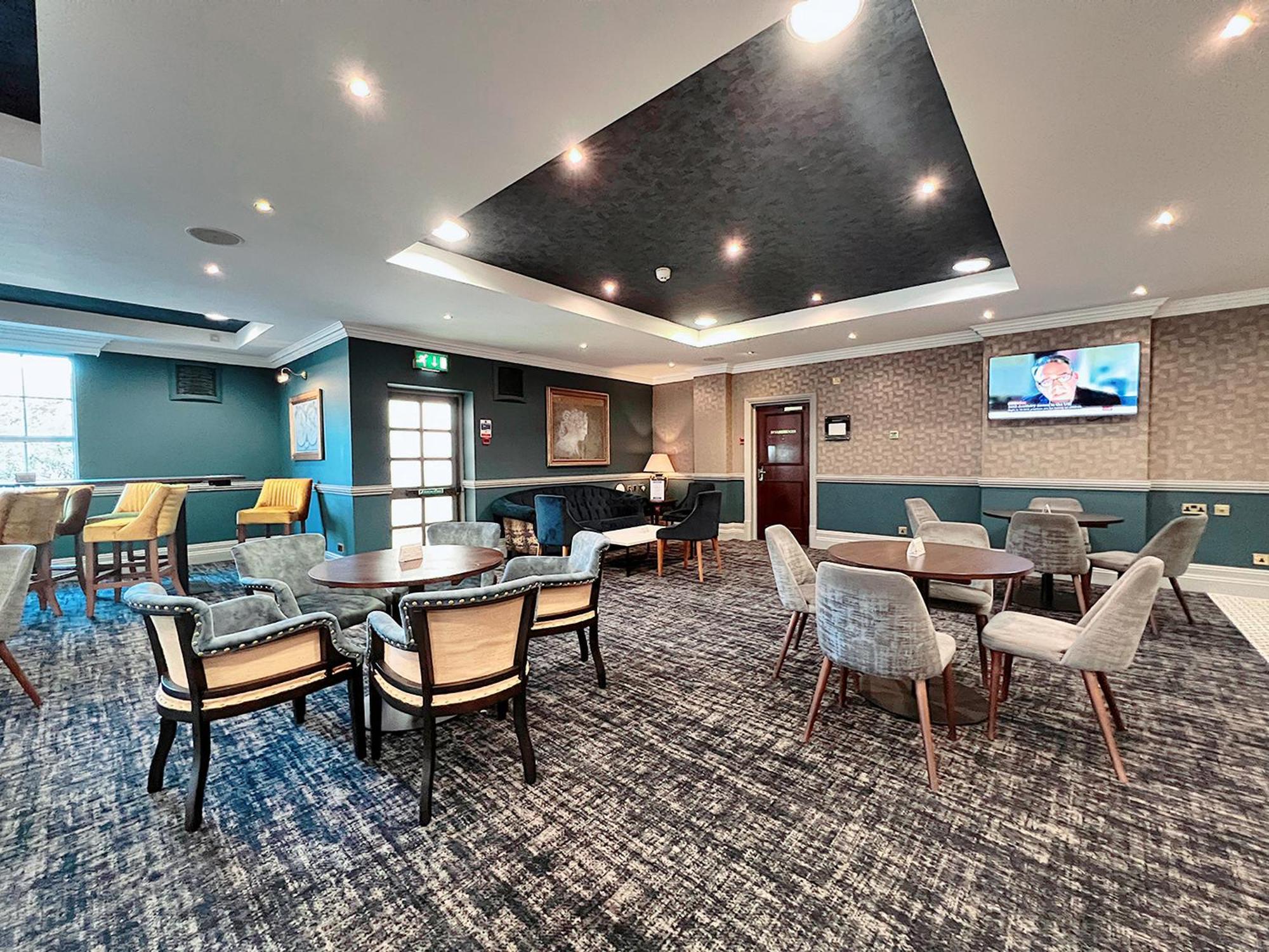 Отель Crowne Plaza East Midlands Airport By Ihg Дерби Экстерьер фото