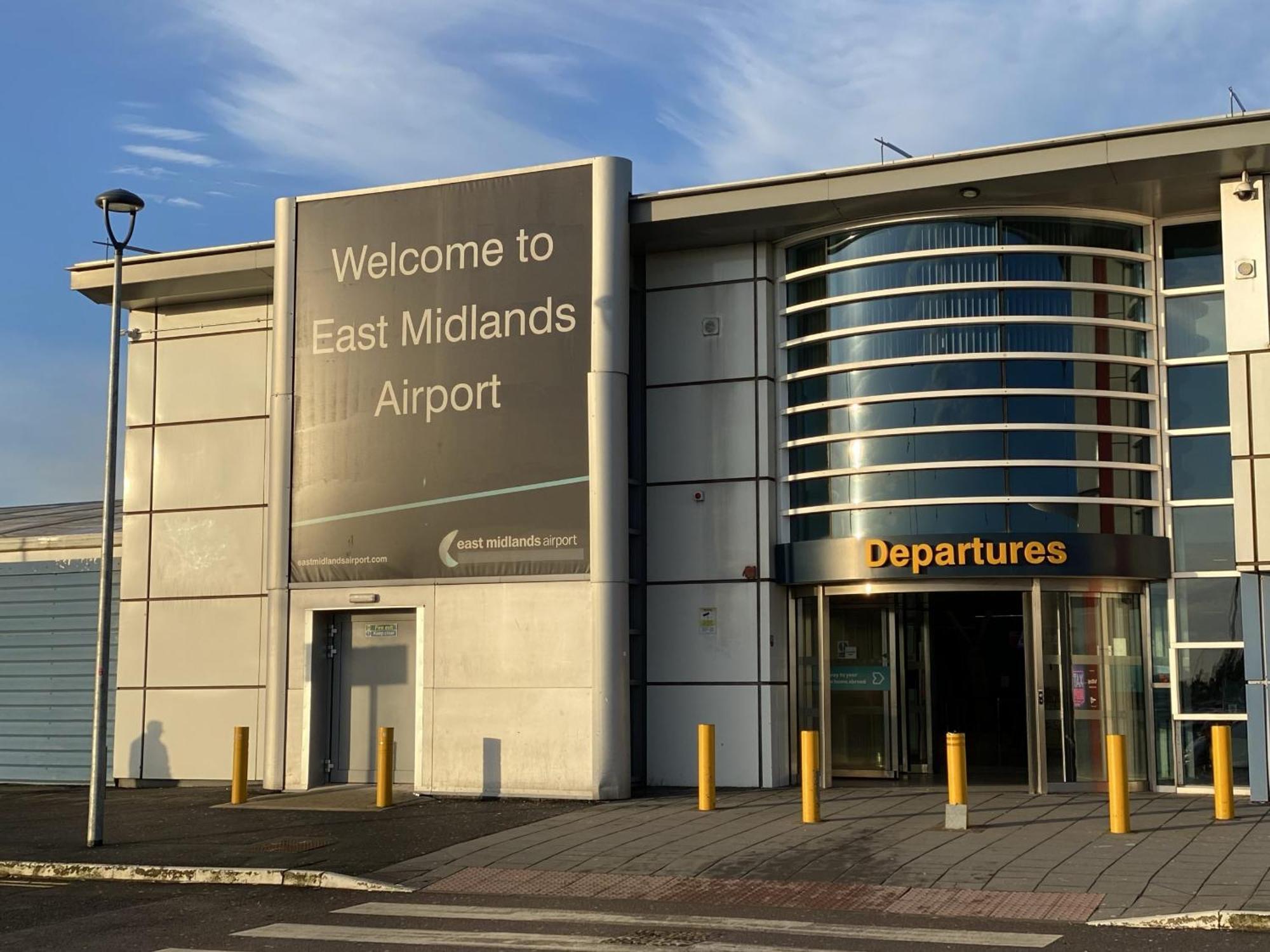 Отель Crowne Plaza East Midlands Airport By Ihg Дерби Экстерьер фото