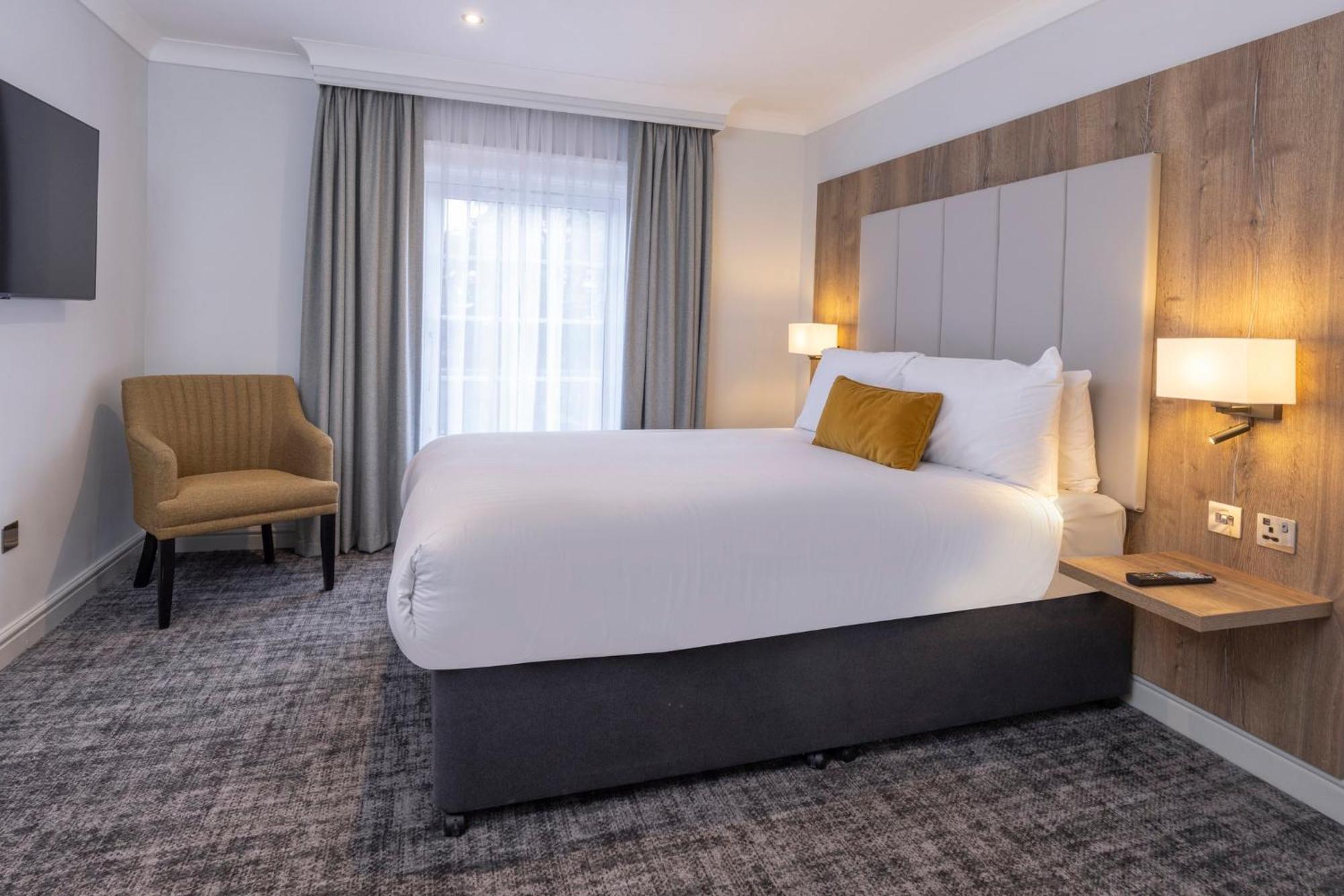 Отель Crowne Plaza East Midlands Airport By Ihg Дерби Экстерьер фото